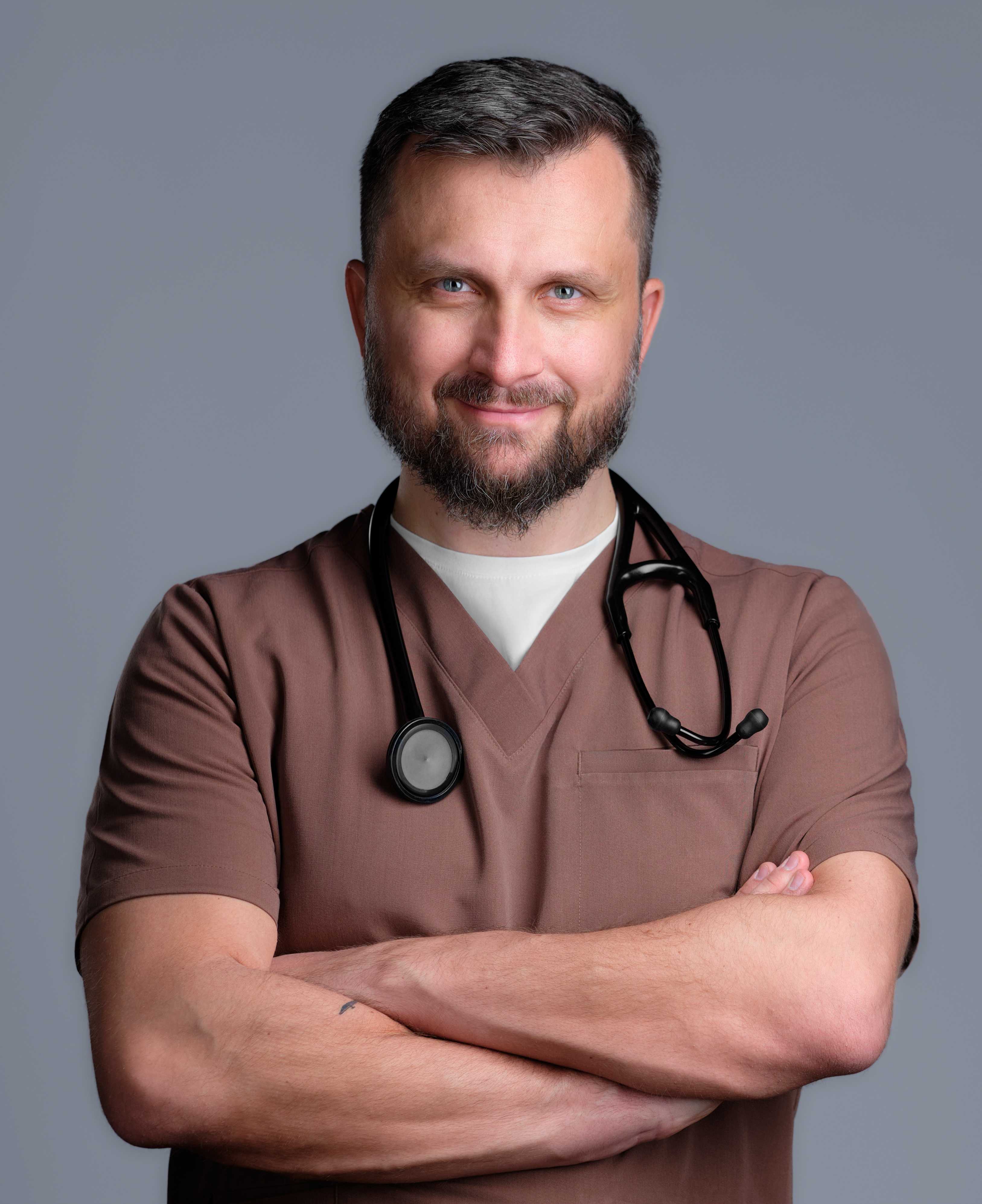 Dr Tomasz Oleszak